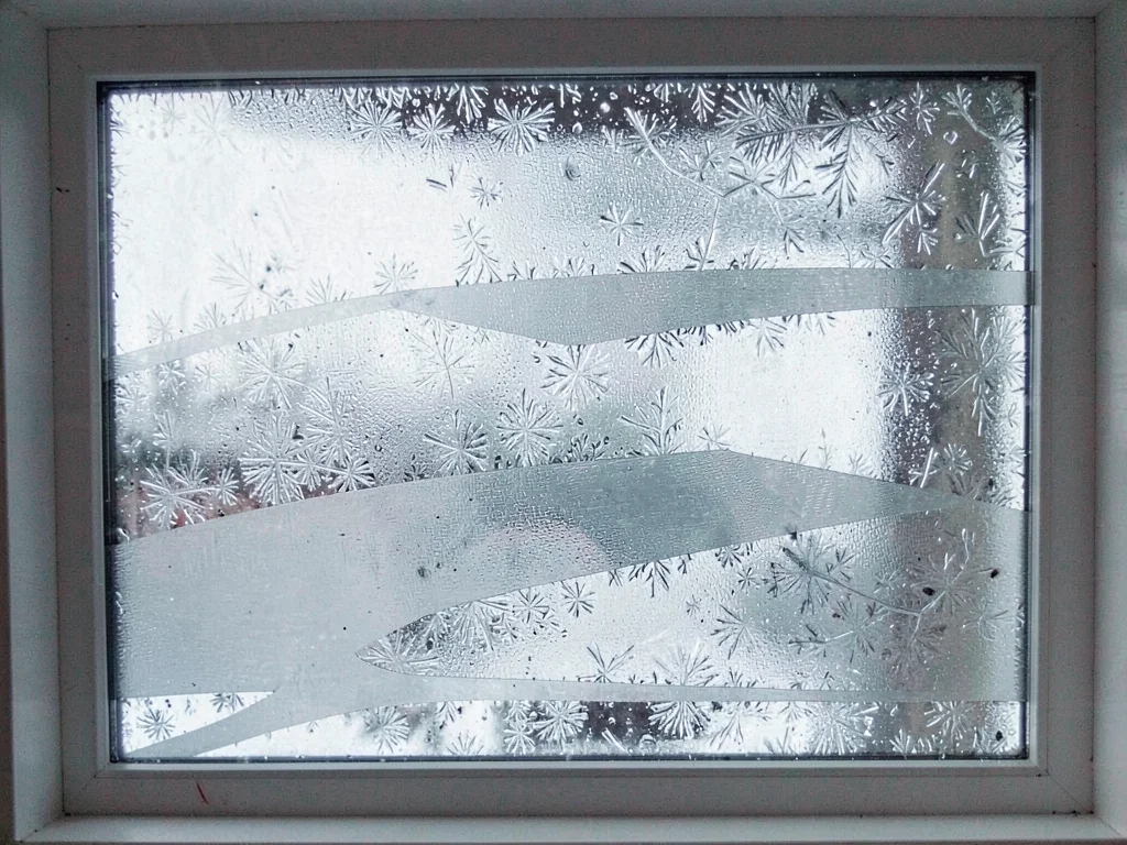 Multiple frost zones on single pane