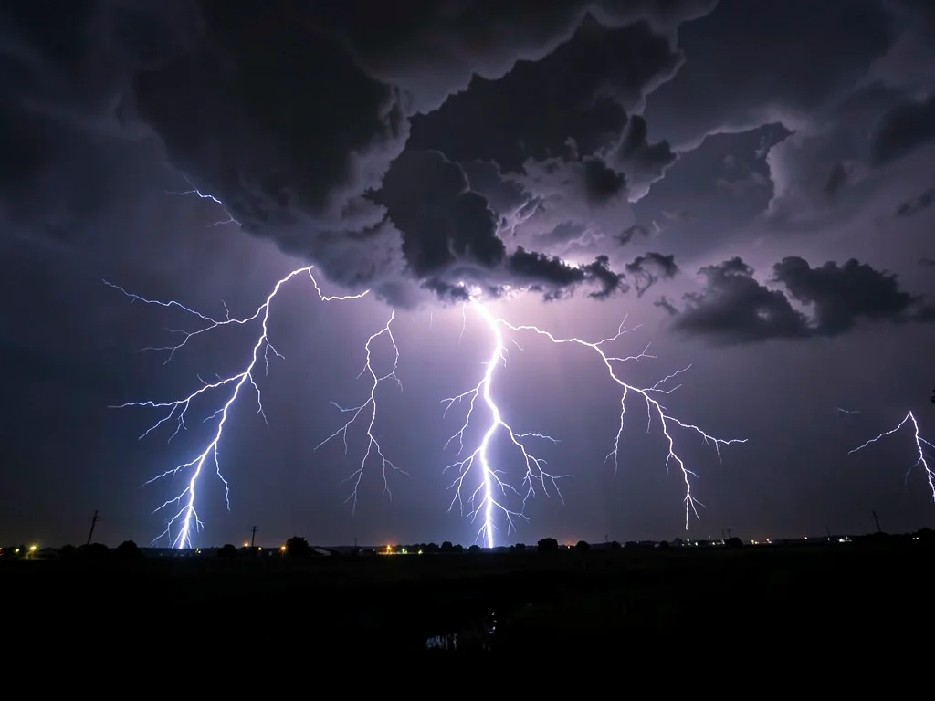 Entire lightning storm from fifty miles away, the full electrical conversation v