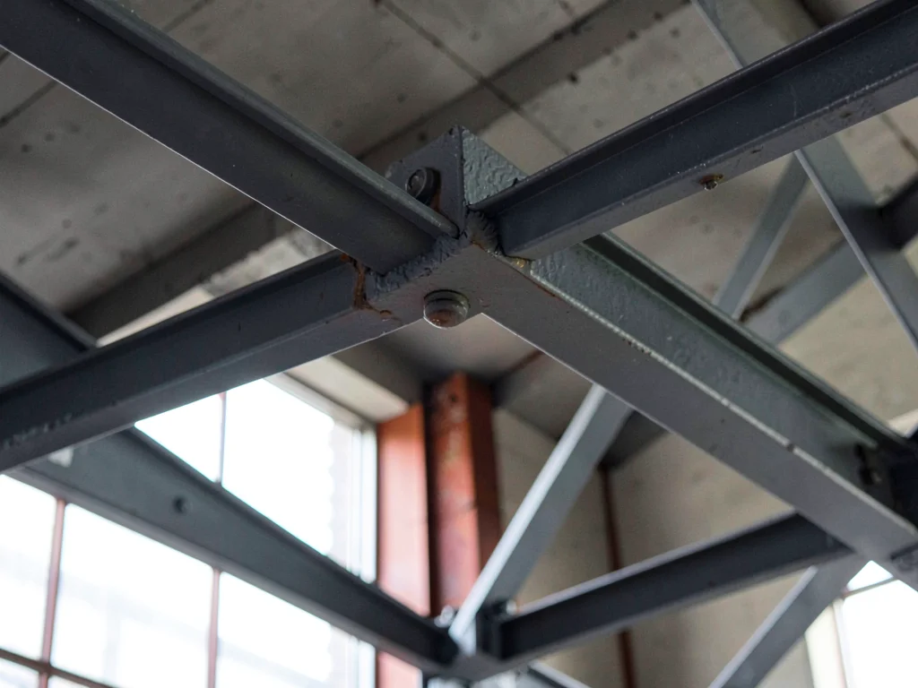 Truss web members crossing