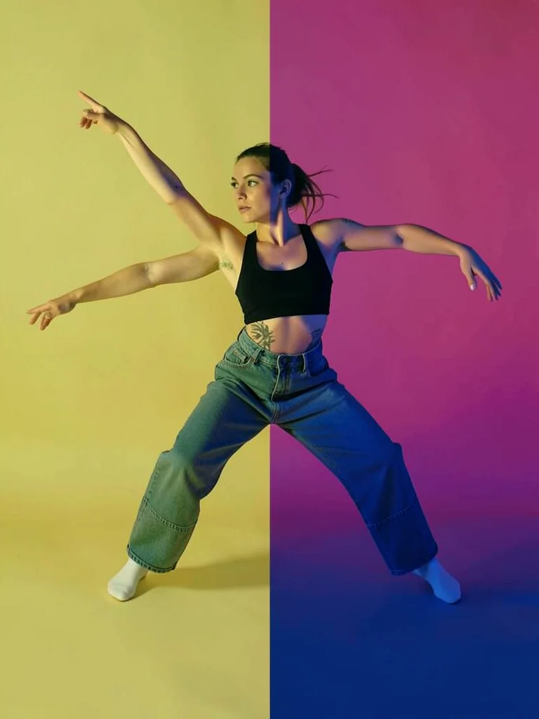 Dancer in split color space