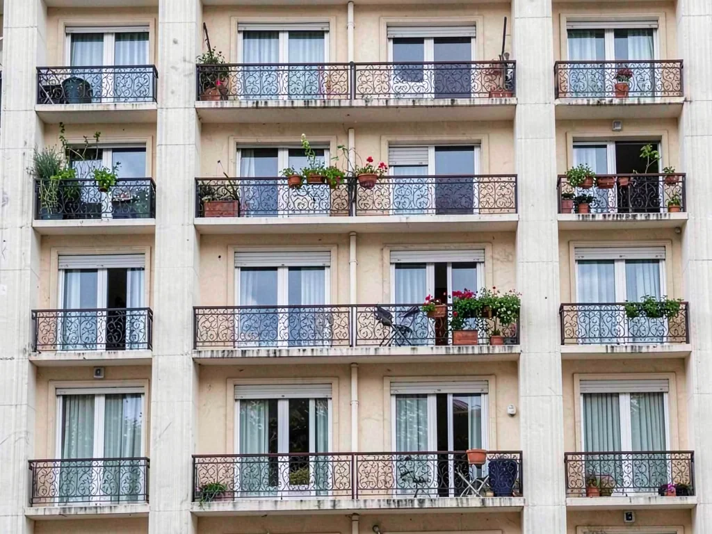 Balcony repetition with variation