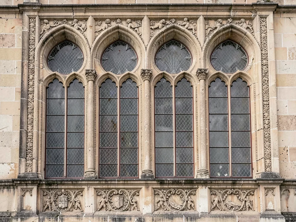 Historic window arrangement symmetry