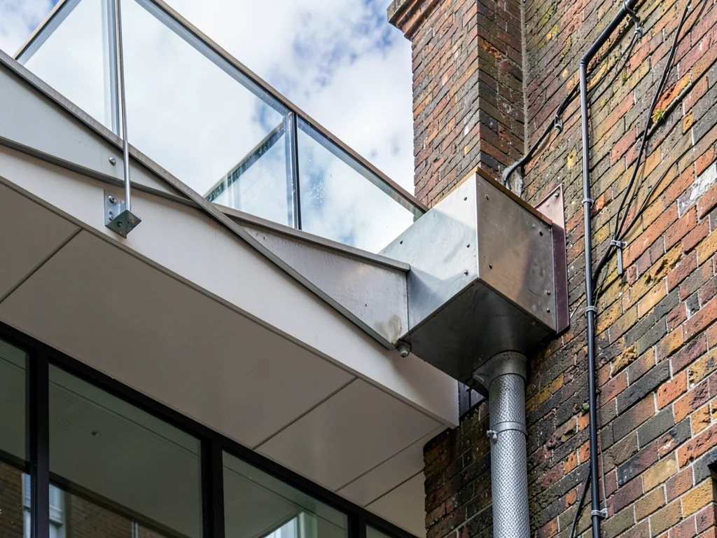Modern versus historic structure meeting