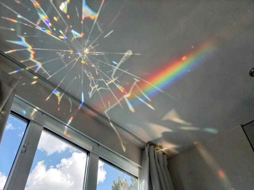 Spectrum bleeding across ceiling from window crystal