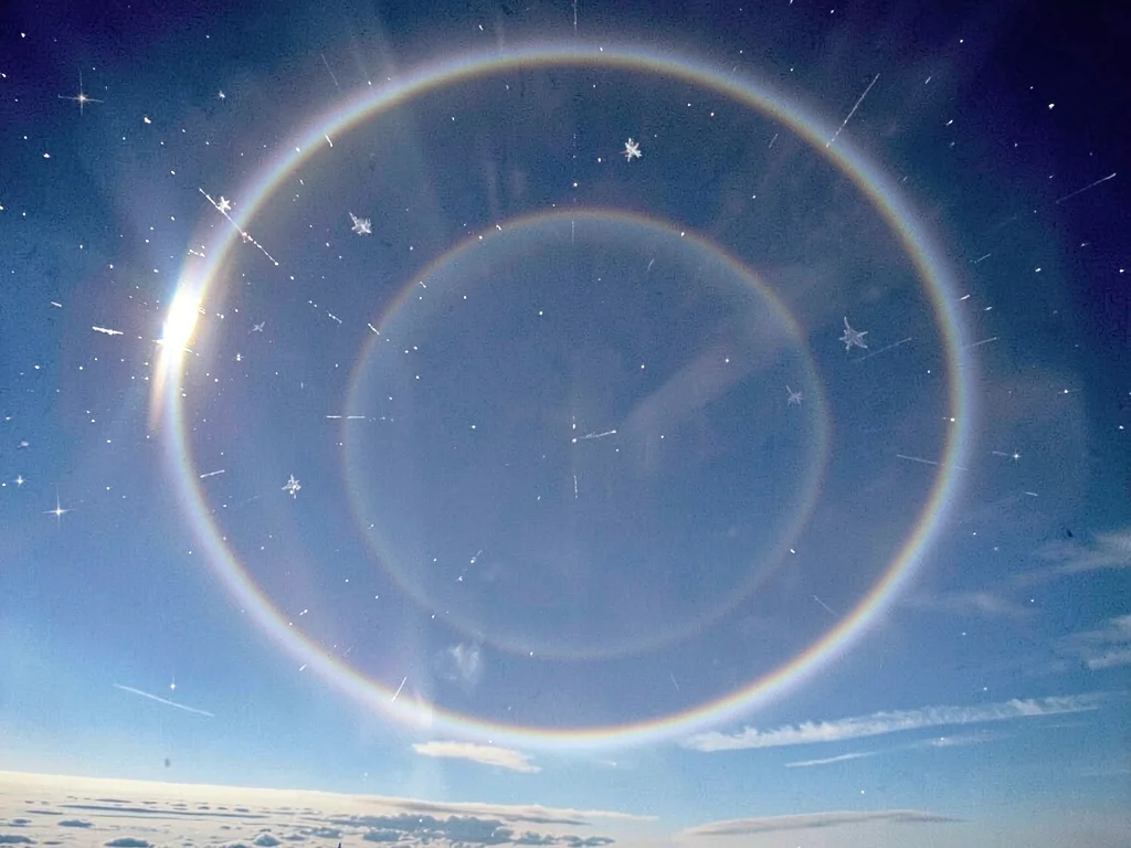 Complex halo display with multiple arcs visible