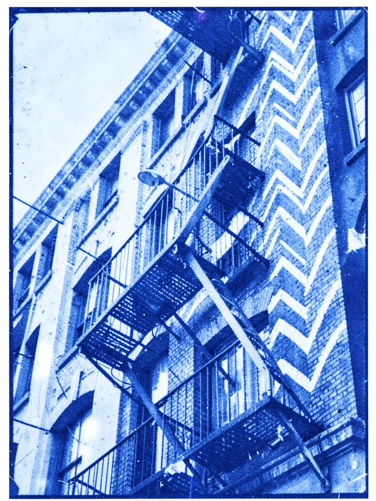 Fire escape zigzag