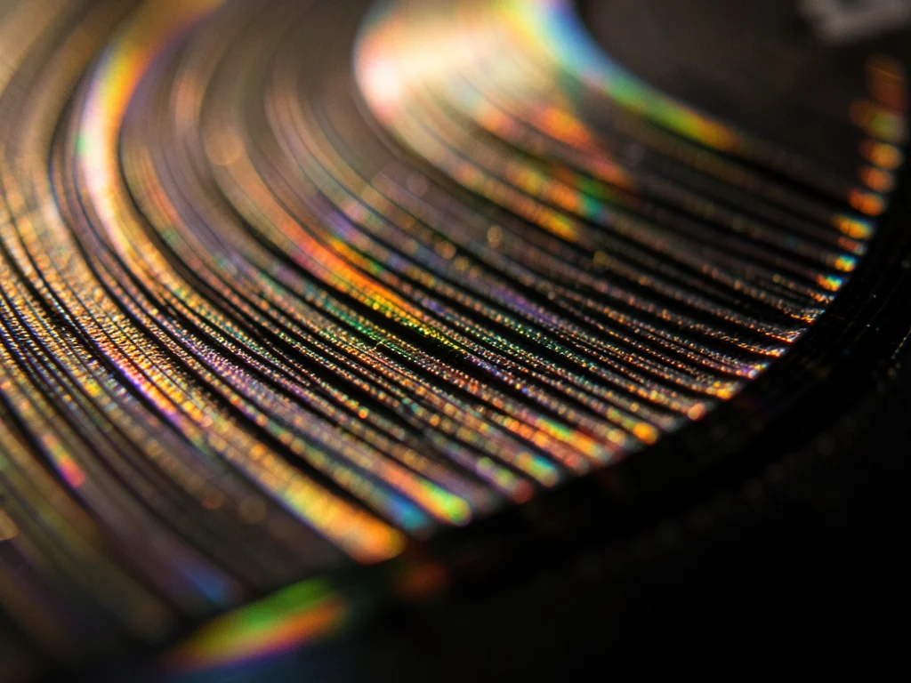 Groove modulation visible, loud passage creating visibly wider groove excursion 