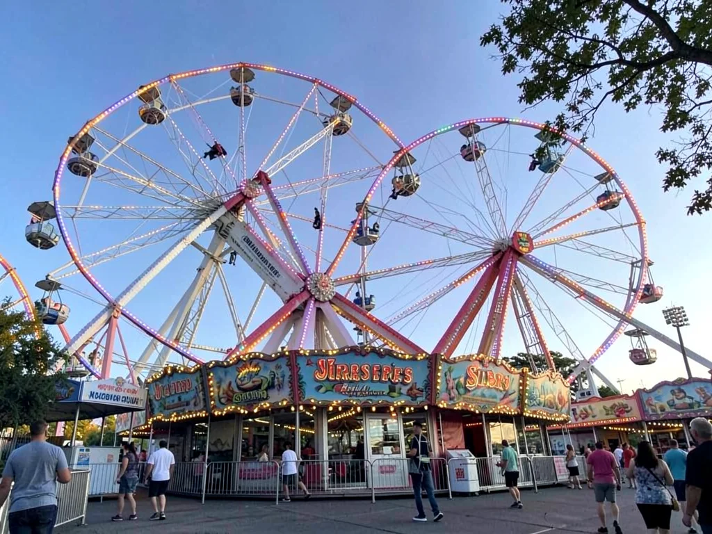 Amusement park rides
